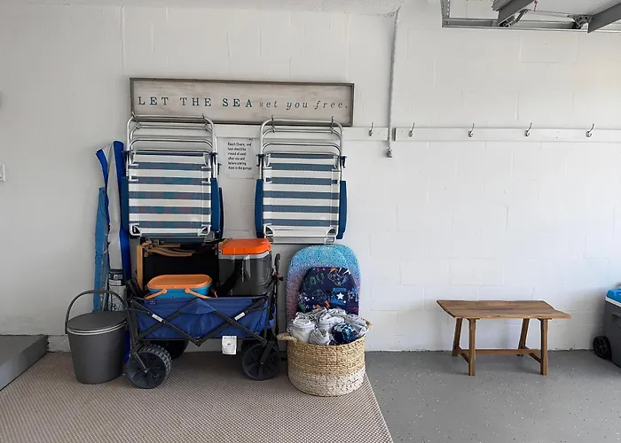 Zen Beach Retreat - Ocean View Townhouse -No Drive Beach